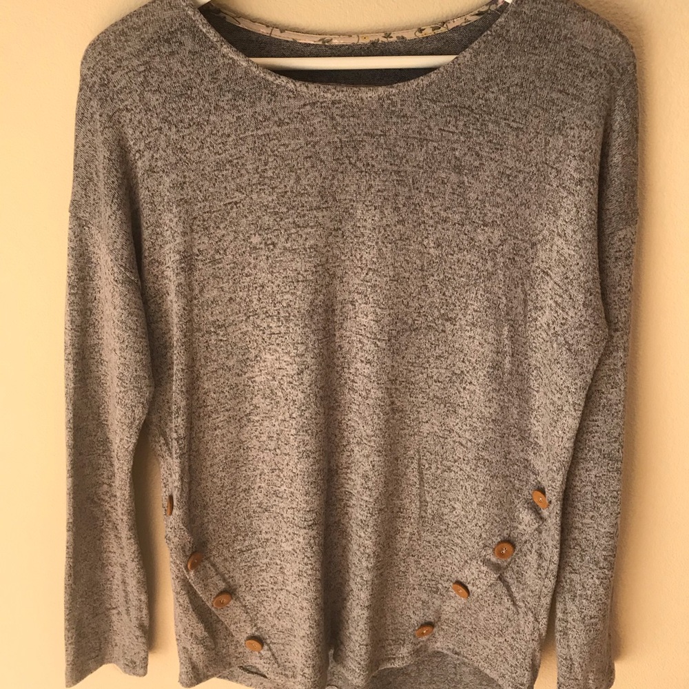 Blue pepper sweater